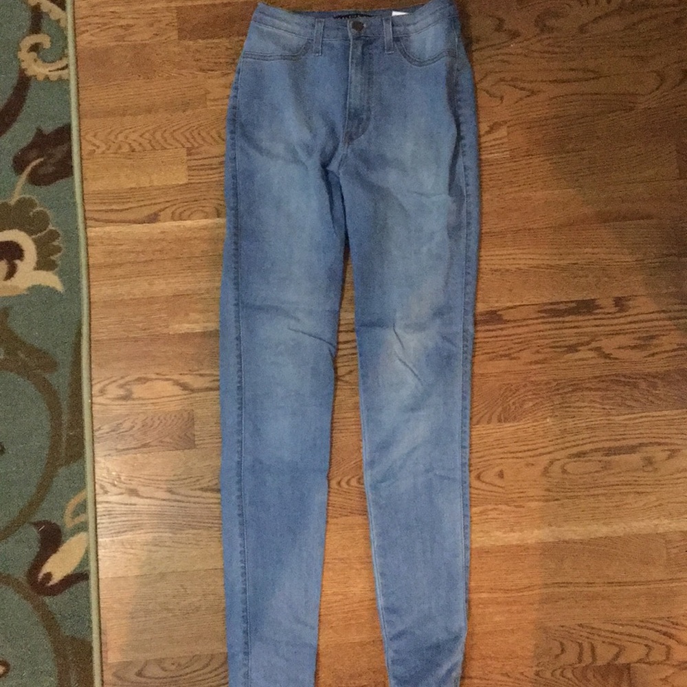 Light wash, high-waisted jeggings